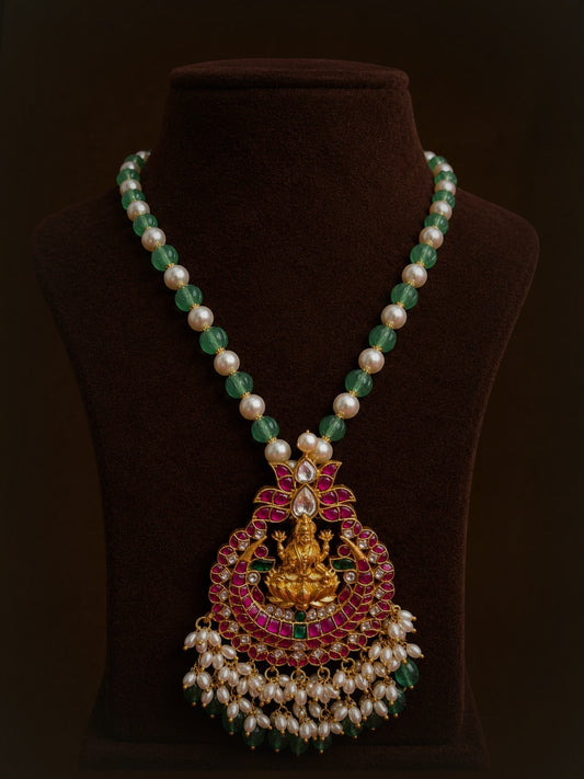 Aarna Jaudau kundan lakshmi pendant necklace