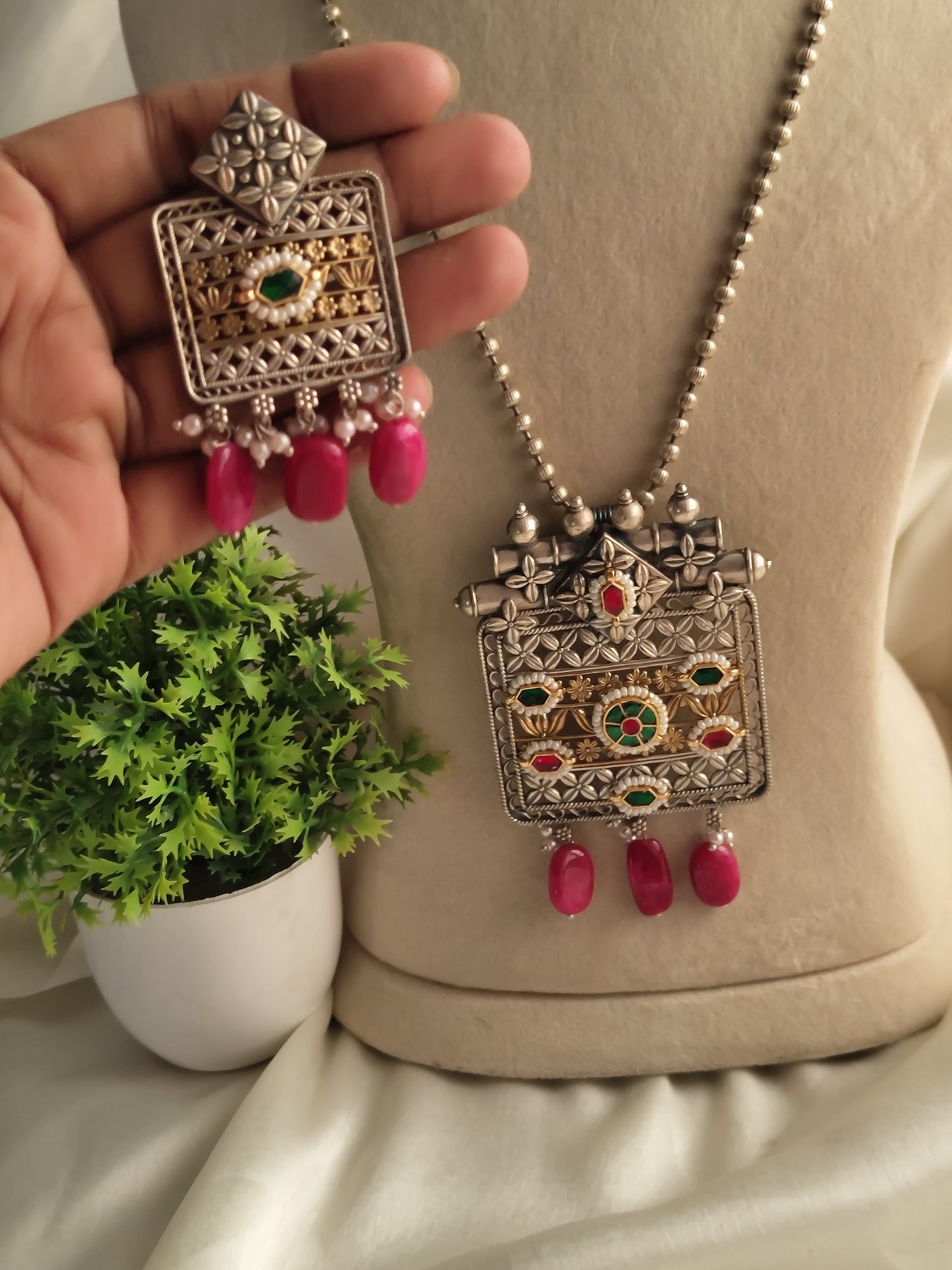 Megha Fusion necklace set