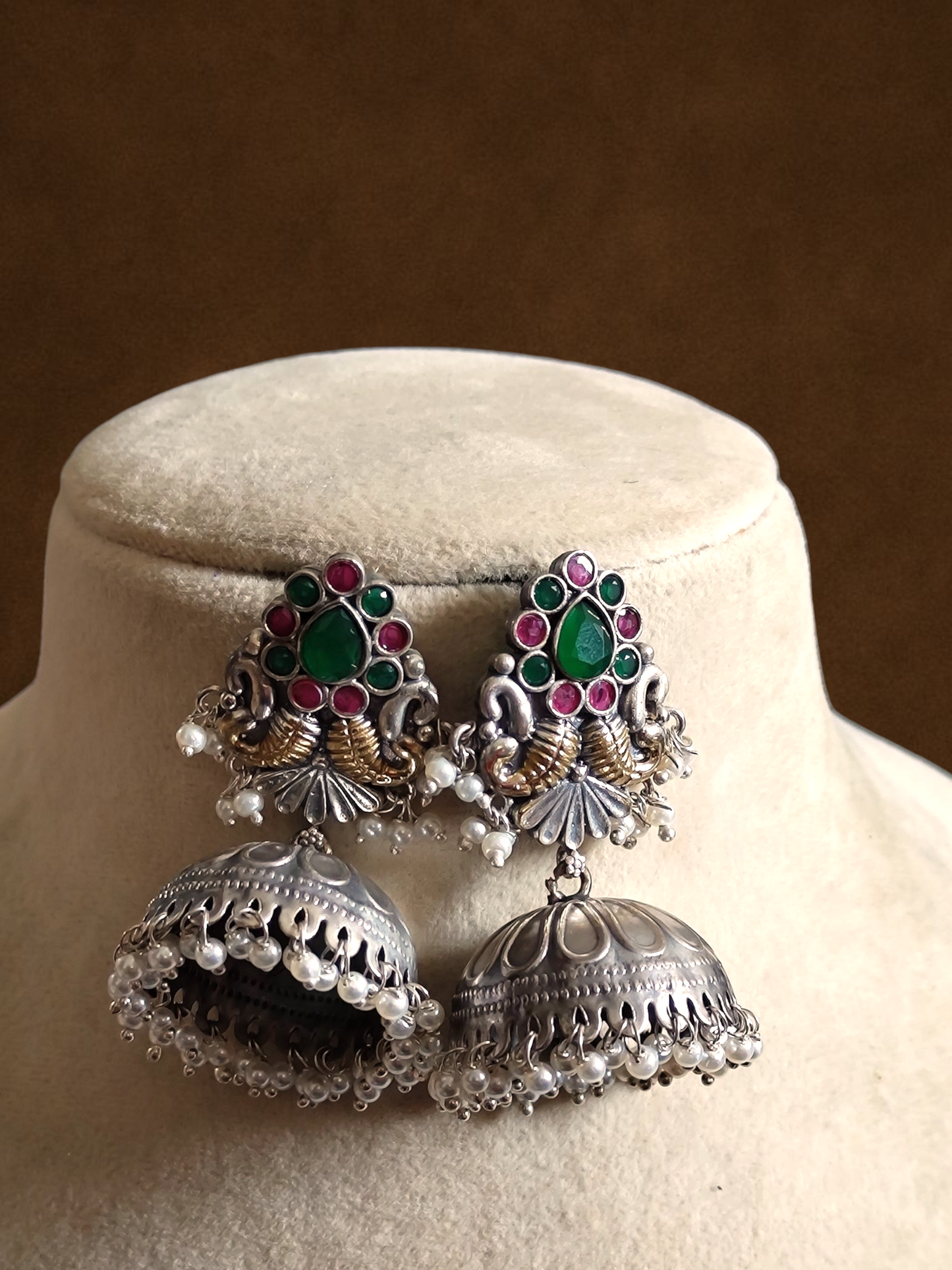 Meera statement jhumka