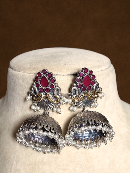 Meera statement jhumka