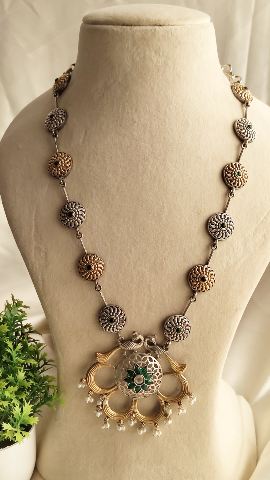Krithi green statement neck piece