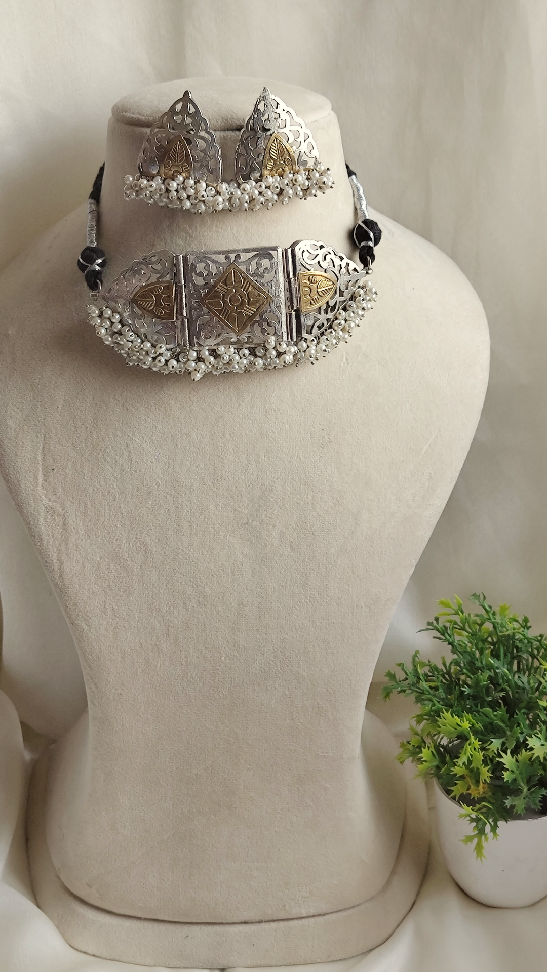 Mrunal dual tone necklace