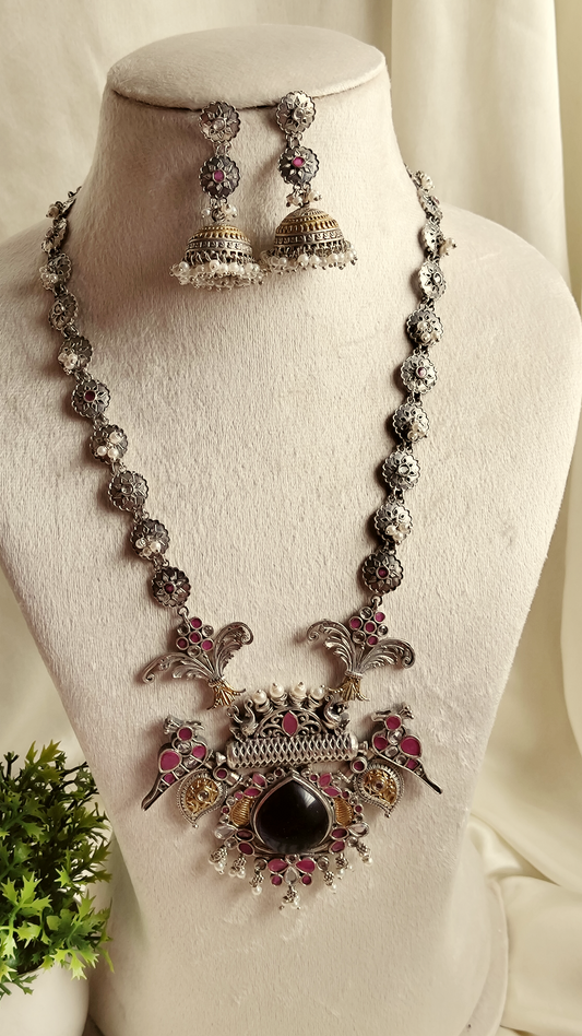 Ishitha statement dual tone set