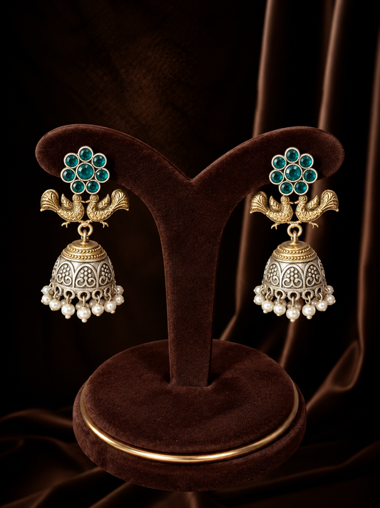 Krithi green statement neck piece