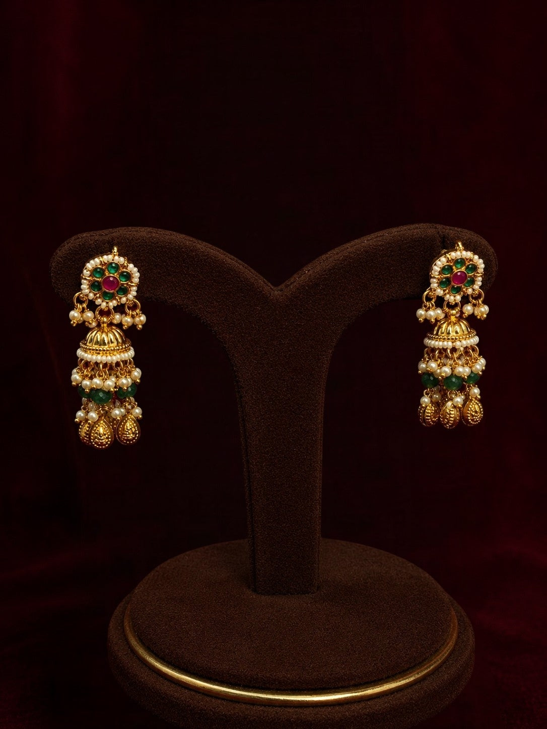 Mohita pachi kundan statement set