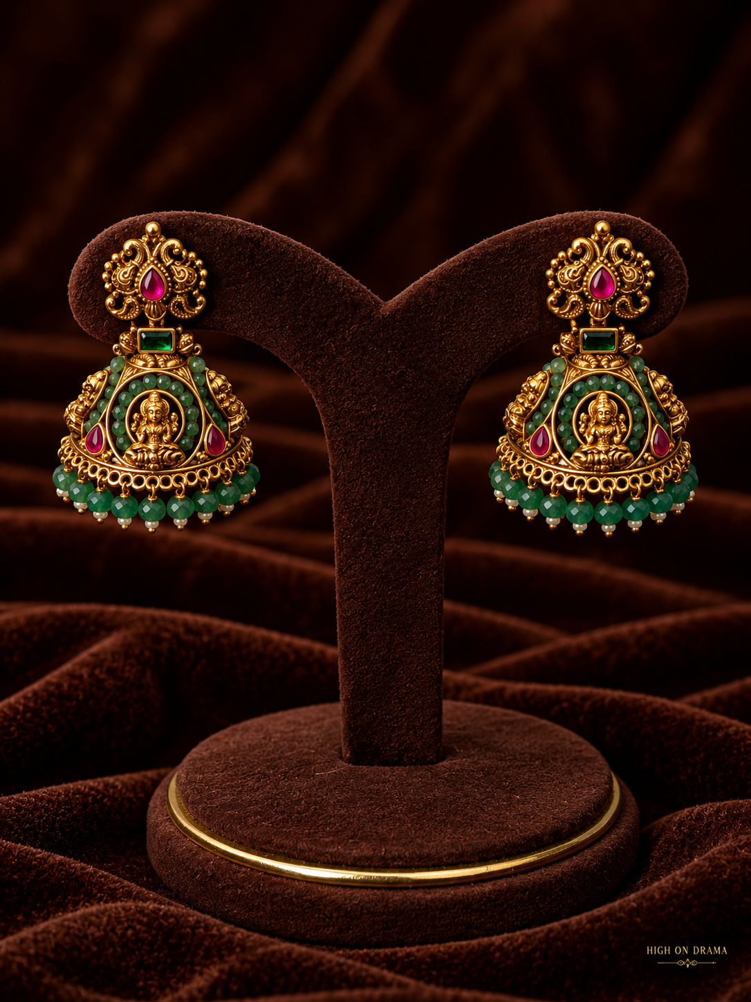 Ritu statement temple jhumka
