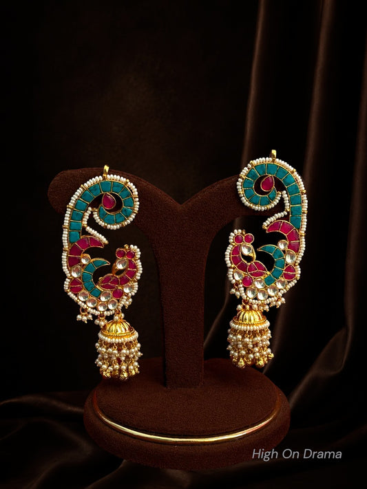 Avantika pachi kundan statement earcuff