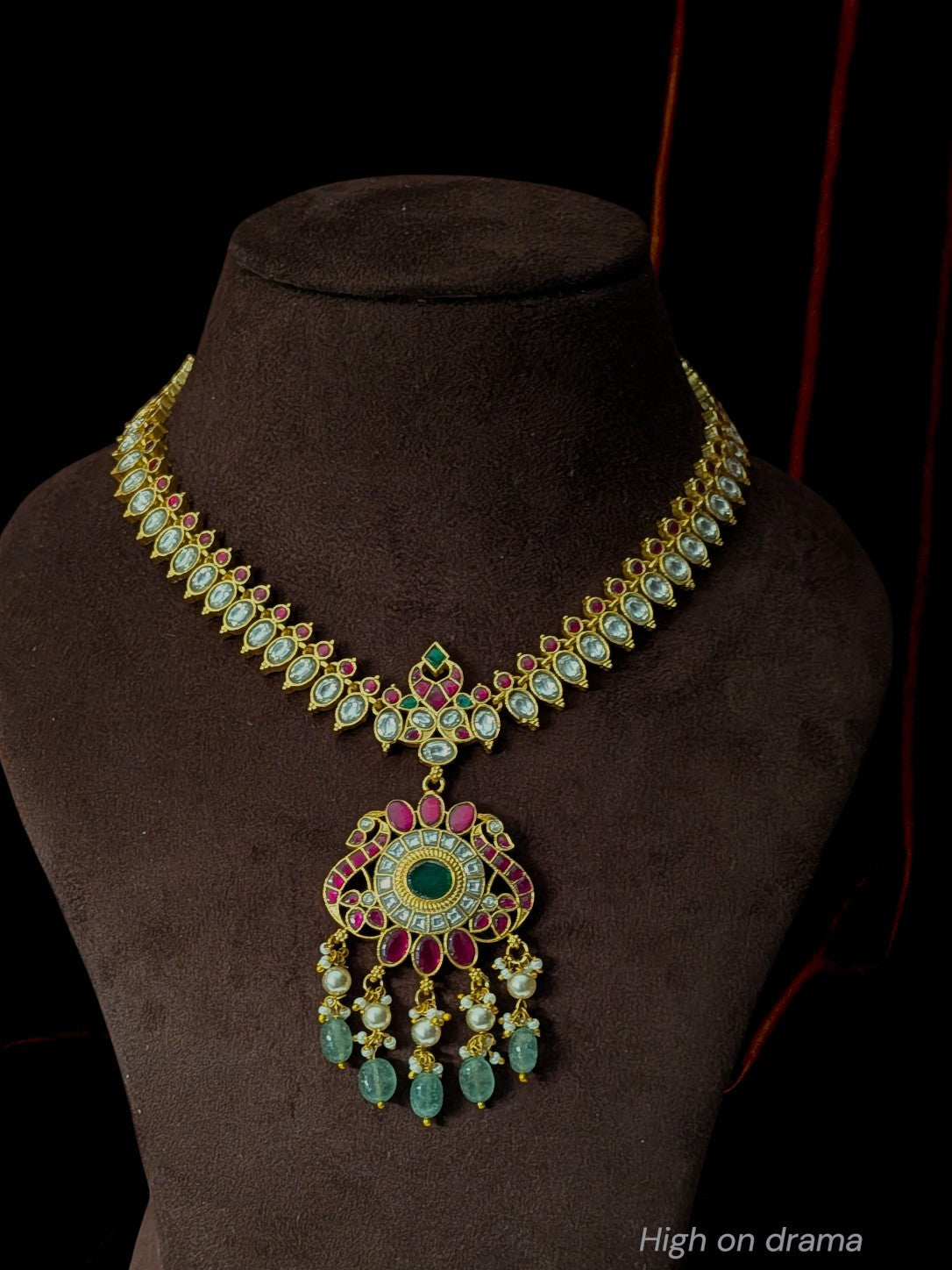 Nirupama kundan necklace