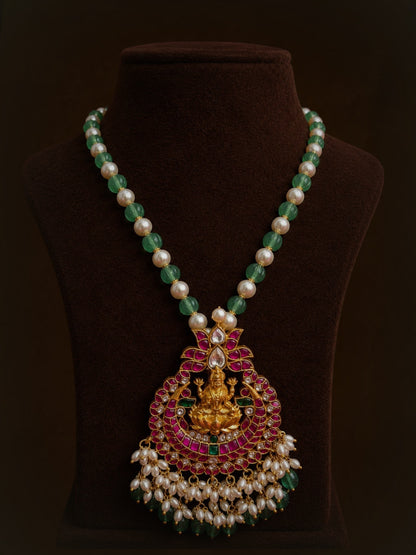 Aarna Jaudau kundan lakshmi pendant necklace