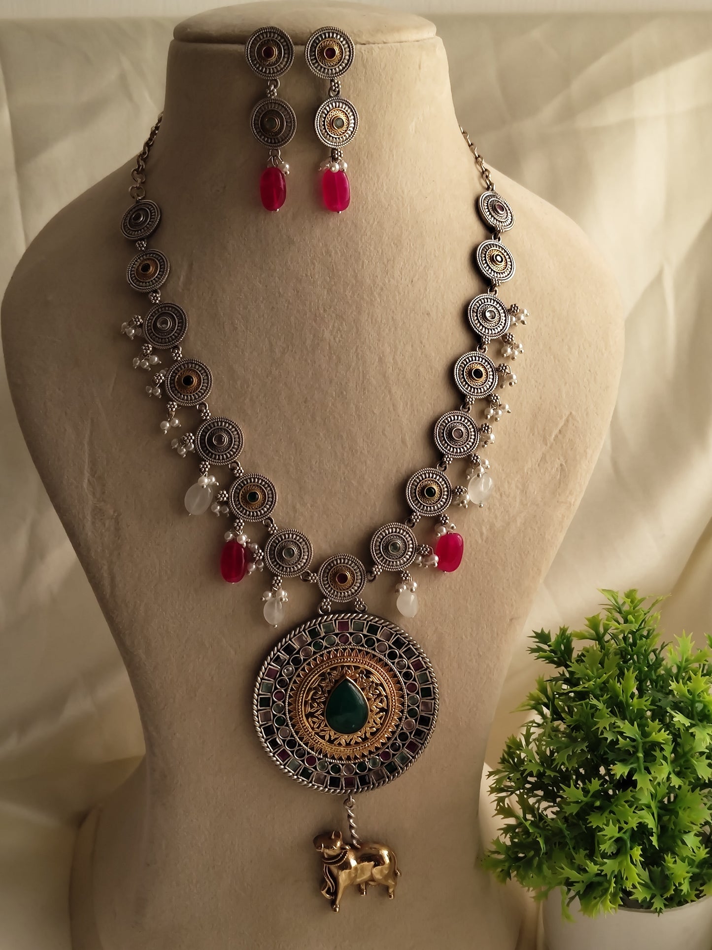 Aakriti statement necklace set