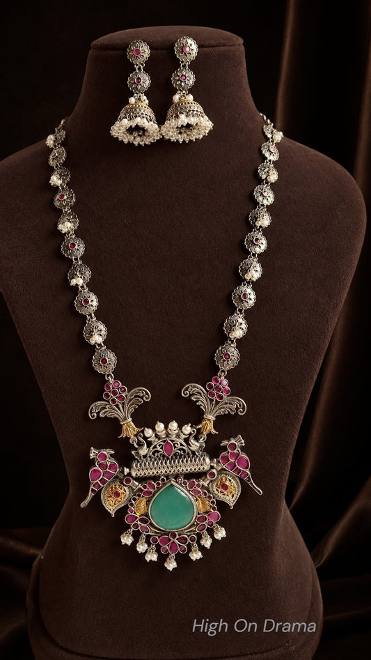 Ishitha statement dual tone set