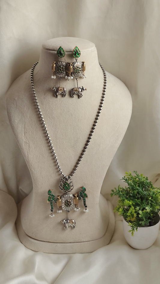 Ghegna statement necklace set