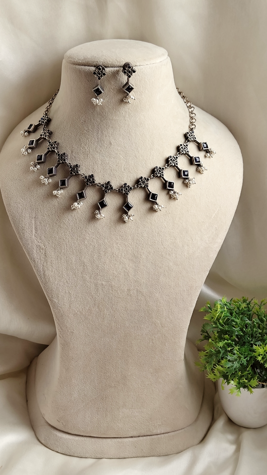 Kriya navy blue stone necklace set