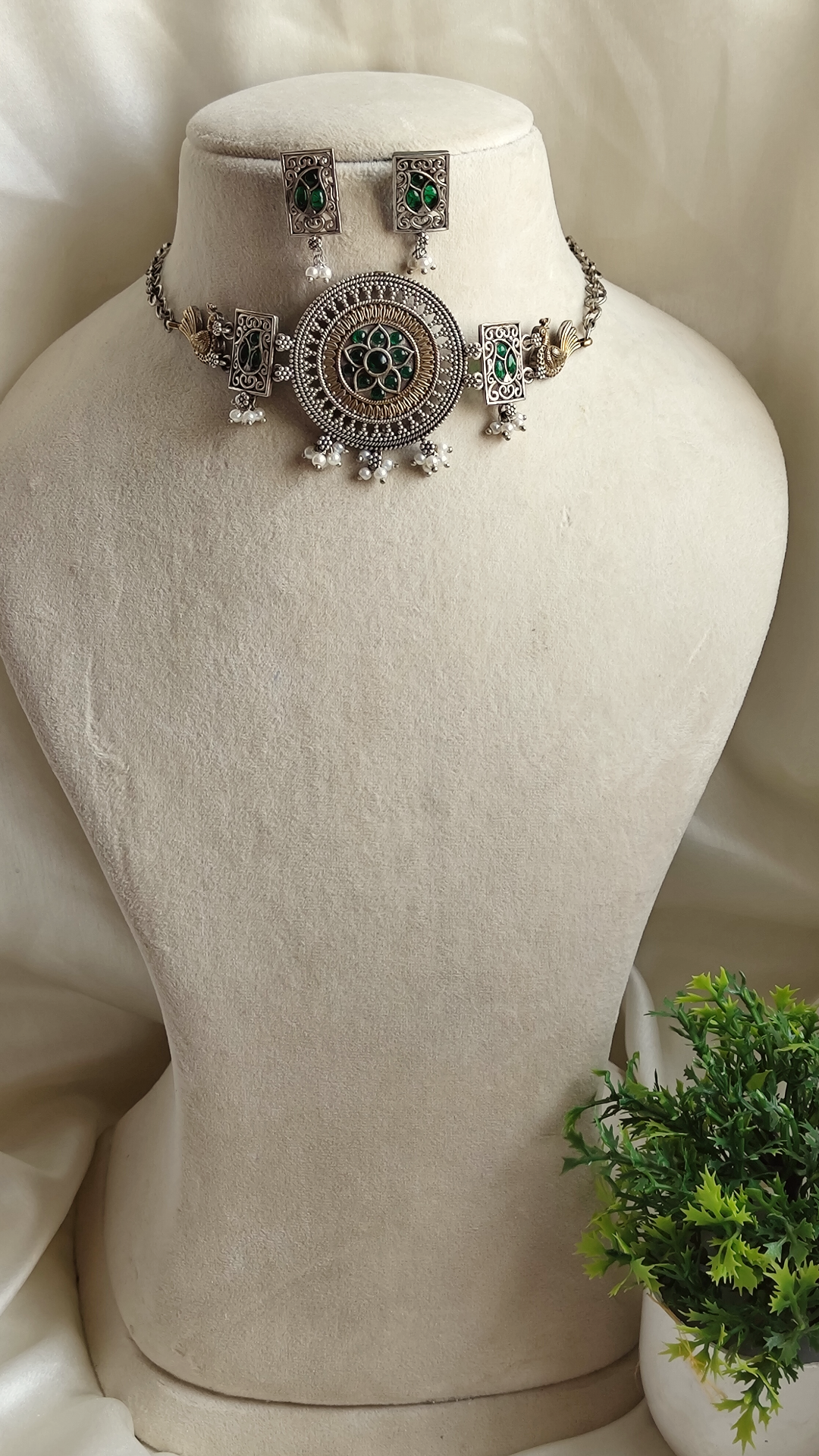 Asva choker set