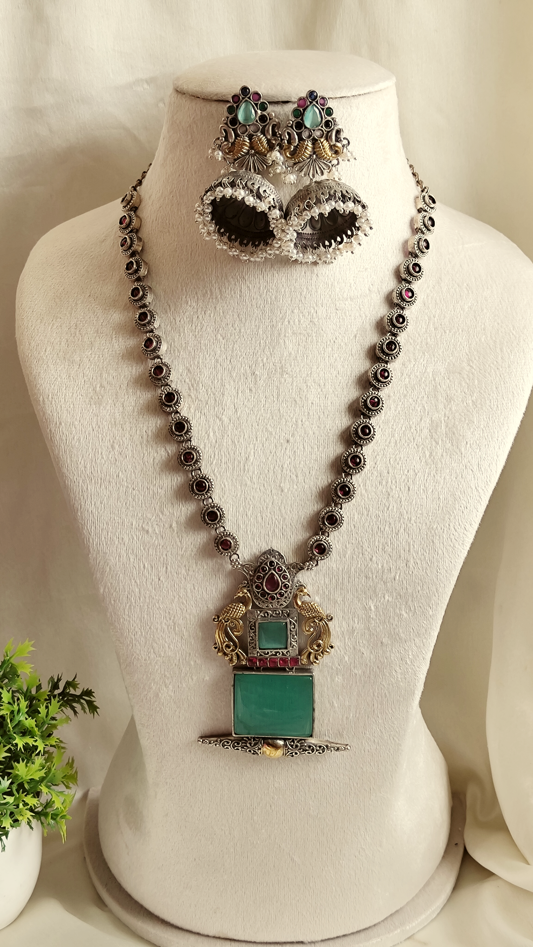 Vaanya statement set