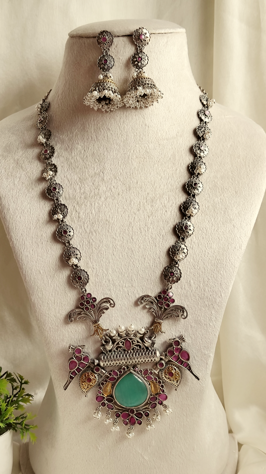 Ishitha statement dual tone set