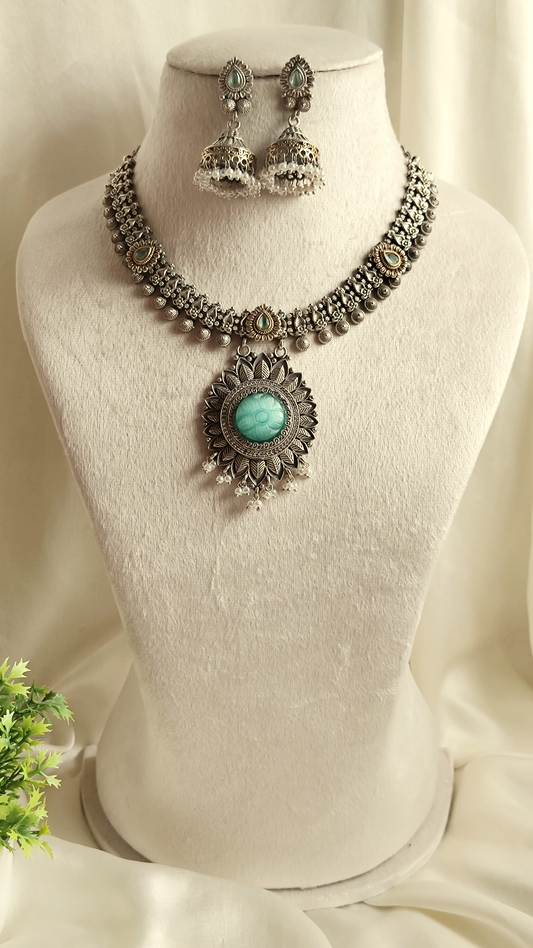 Indira statement necklace set