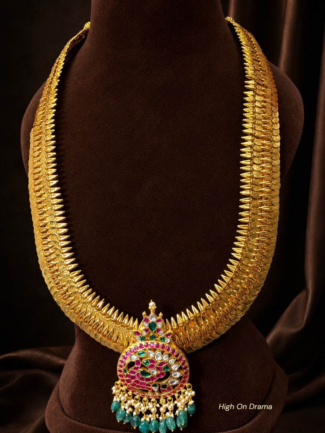 Dhanvi jadau pendant statement mala