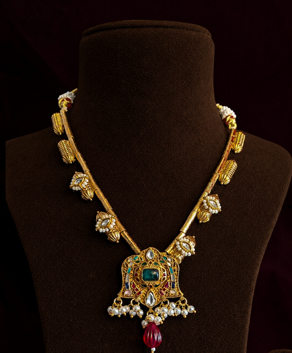 Hridaya statement necklace set