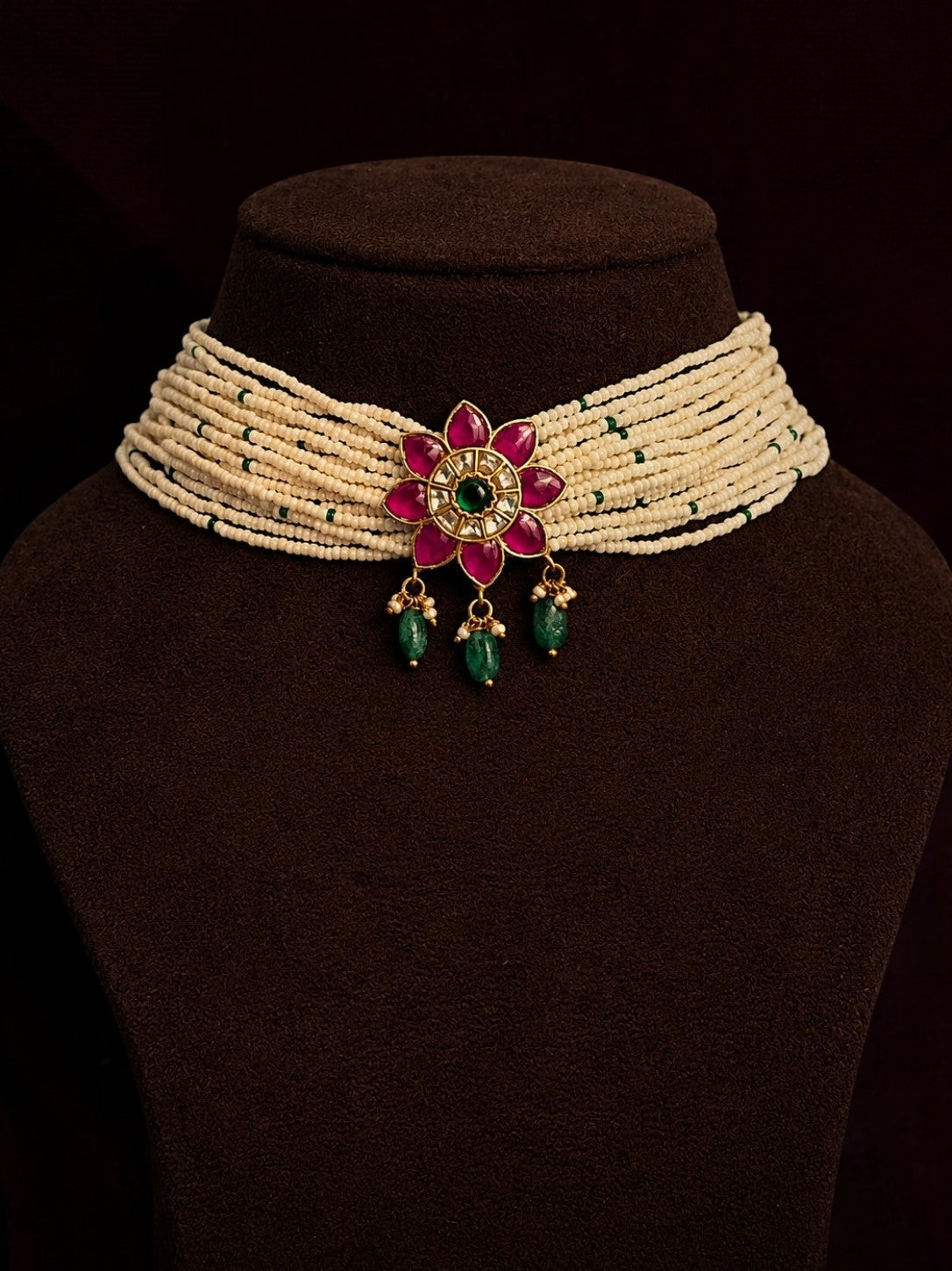 Amaira pearl choker