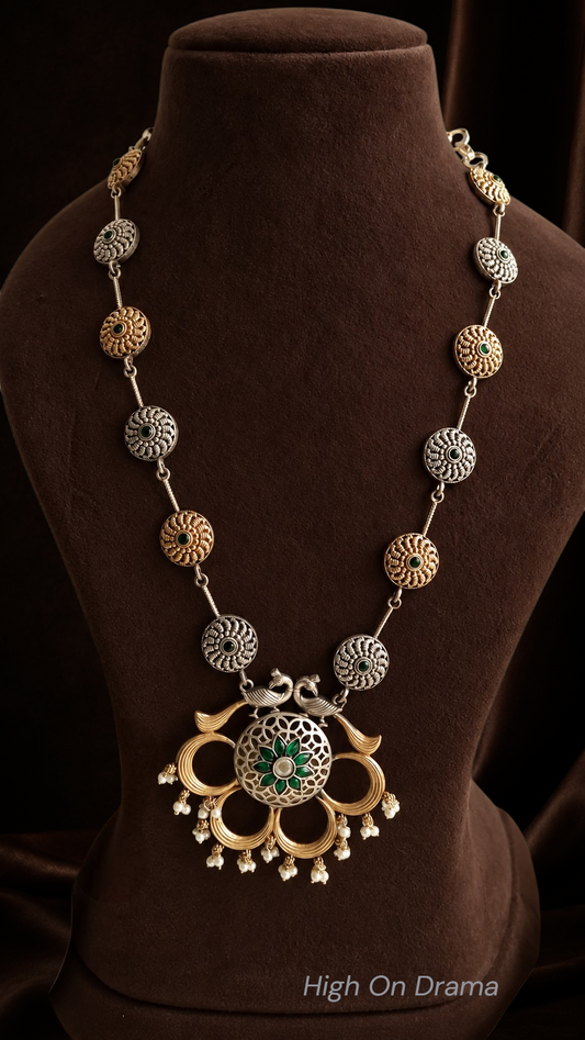 Krithi green statement neck piece