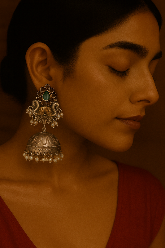 Meera statement jhumka