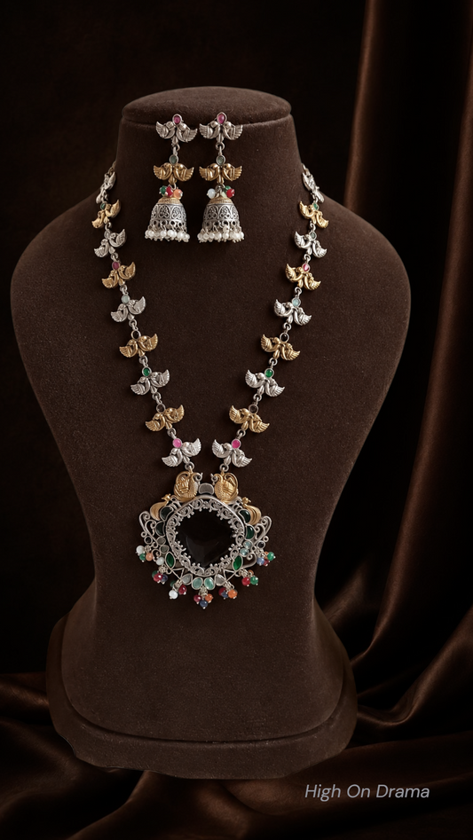 Nirelia statement long necklace set