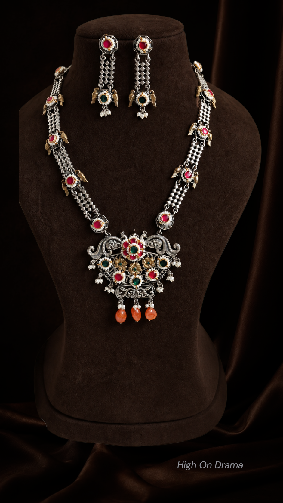 Vibhana statement fusion necklace set