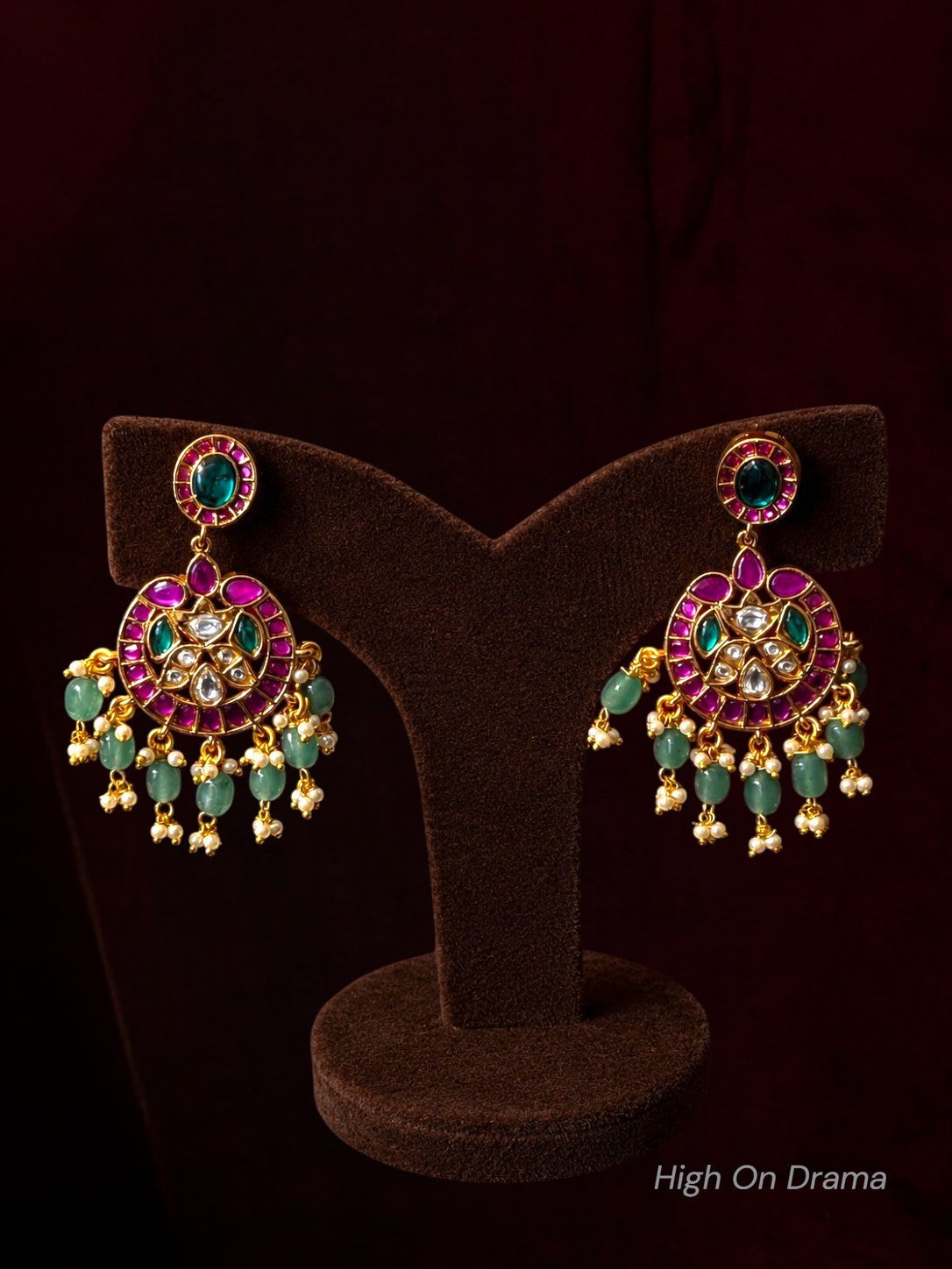 Saanvi stone choker set