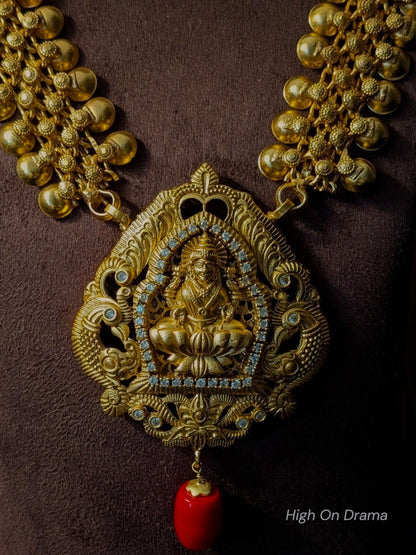 Radhima statement necklace set