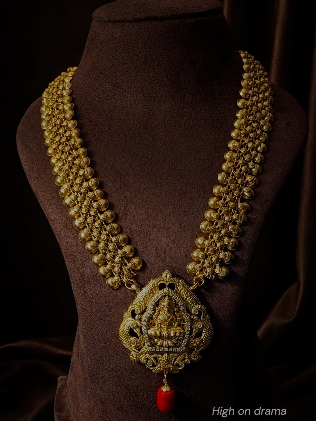 Radhima statement necklace set