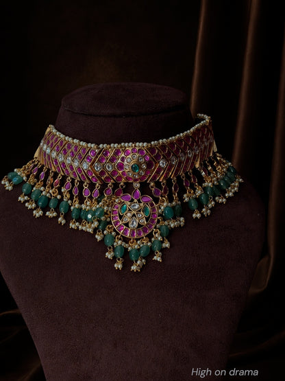 Saanvi stone choker set