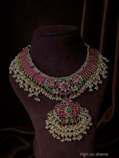 Nakshatra statement kundan set